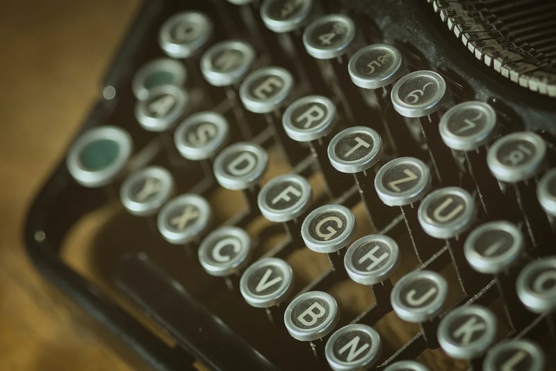 vintage-letters-typo-vintage-typewriter-101710