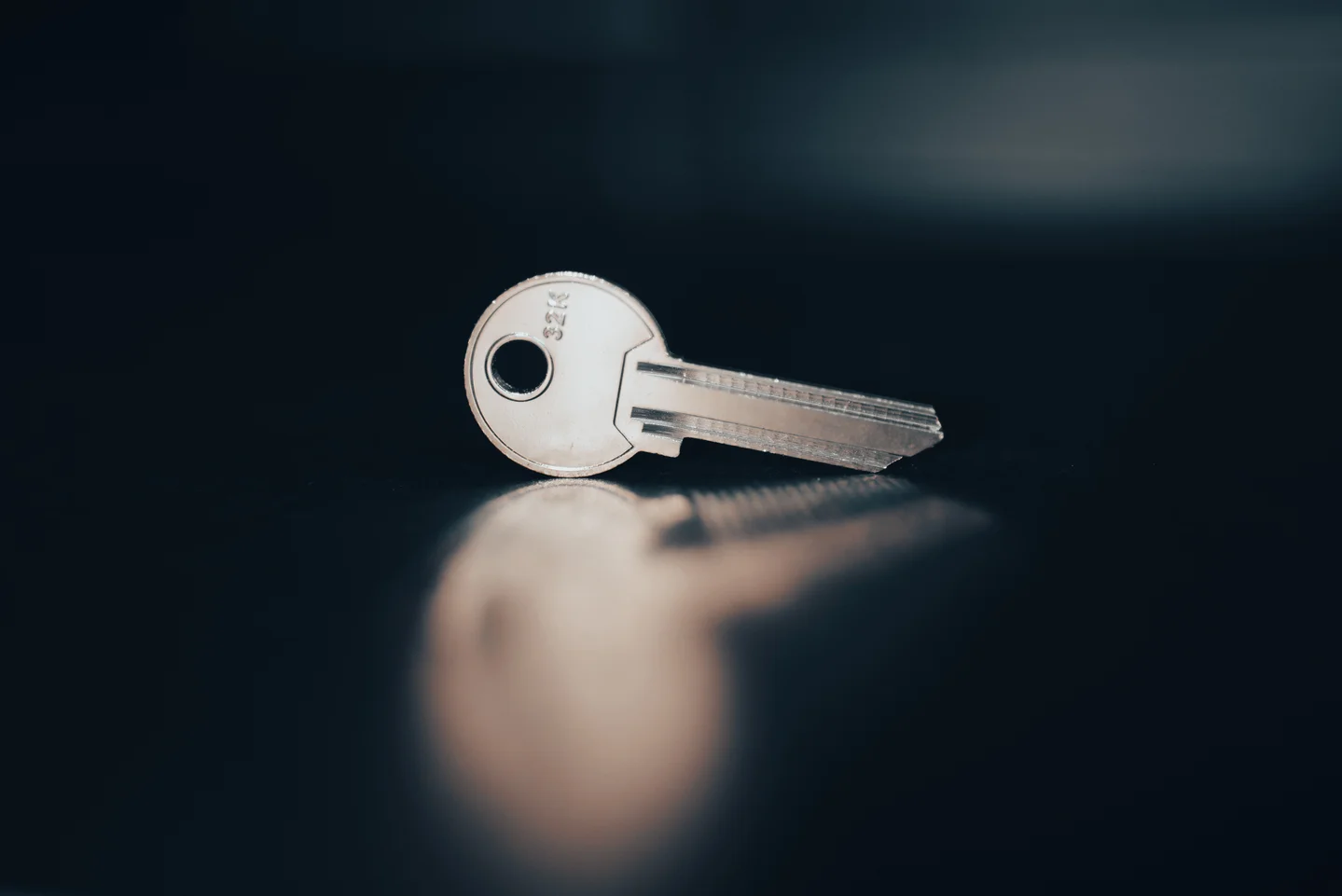 How do I choose the right keywords for my PPC campaign?